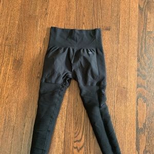 Nike ribbed dry fit leggings 🙌🏼